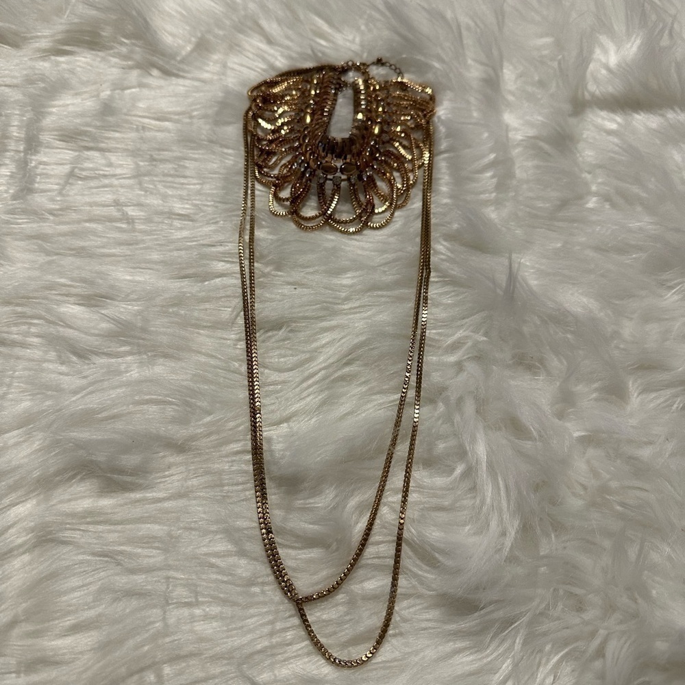 🩷5/$ 10 Gold necklace